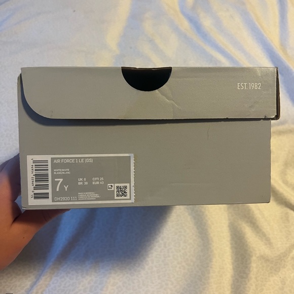 Air Force 1 (GS) - Picture 2 of 6